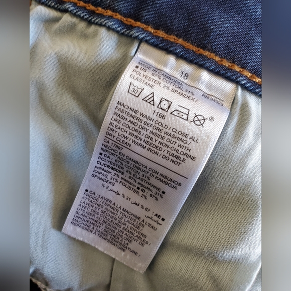 Old Navy Mid Rise Kicker Boot-Cut Frayed Hem Denim Jeans Women's Size 18 - Picture 4 of 5